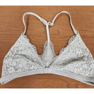 Victoria’s Secret Bralette Body By Victoria size MEDIUM Tope Lace Racerback Fron